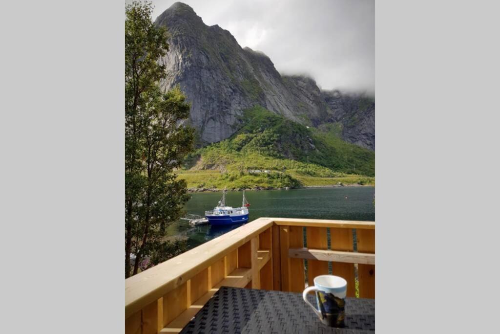 Cozy House By The Fjord In The Heart Of Lofoten Reine Ngoại thất bức ảnh