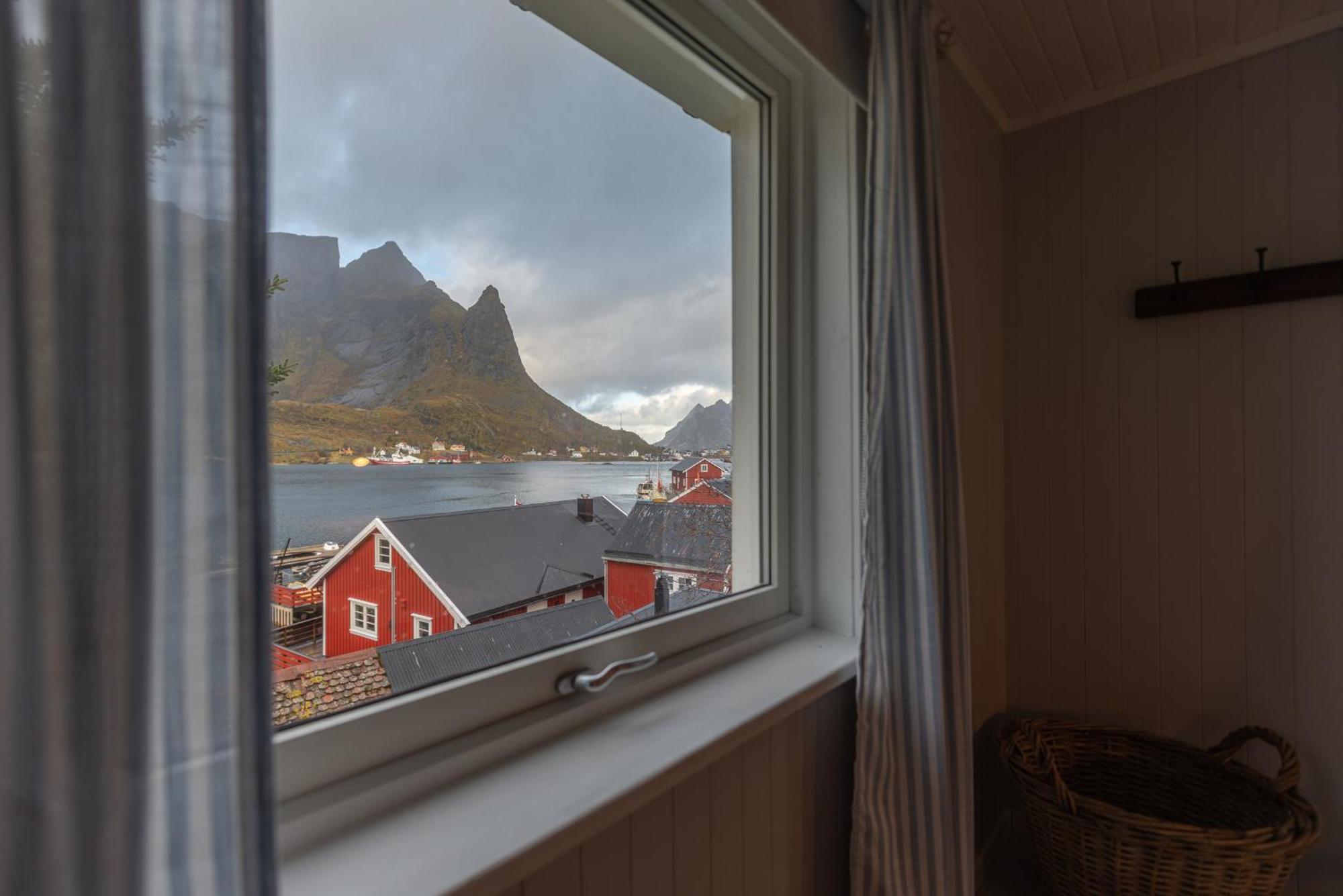 Cozy House By The Fjord In The Heart Of Lofoten Reine Ngoại thất bức ảnh